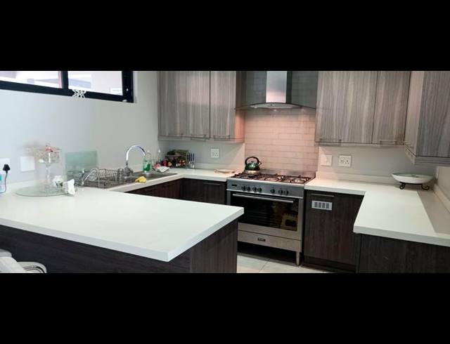 2 BEDROOM APARTMENT FOR SALE IN MENLO PARK